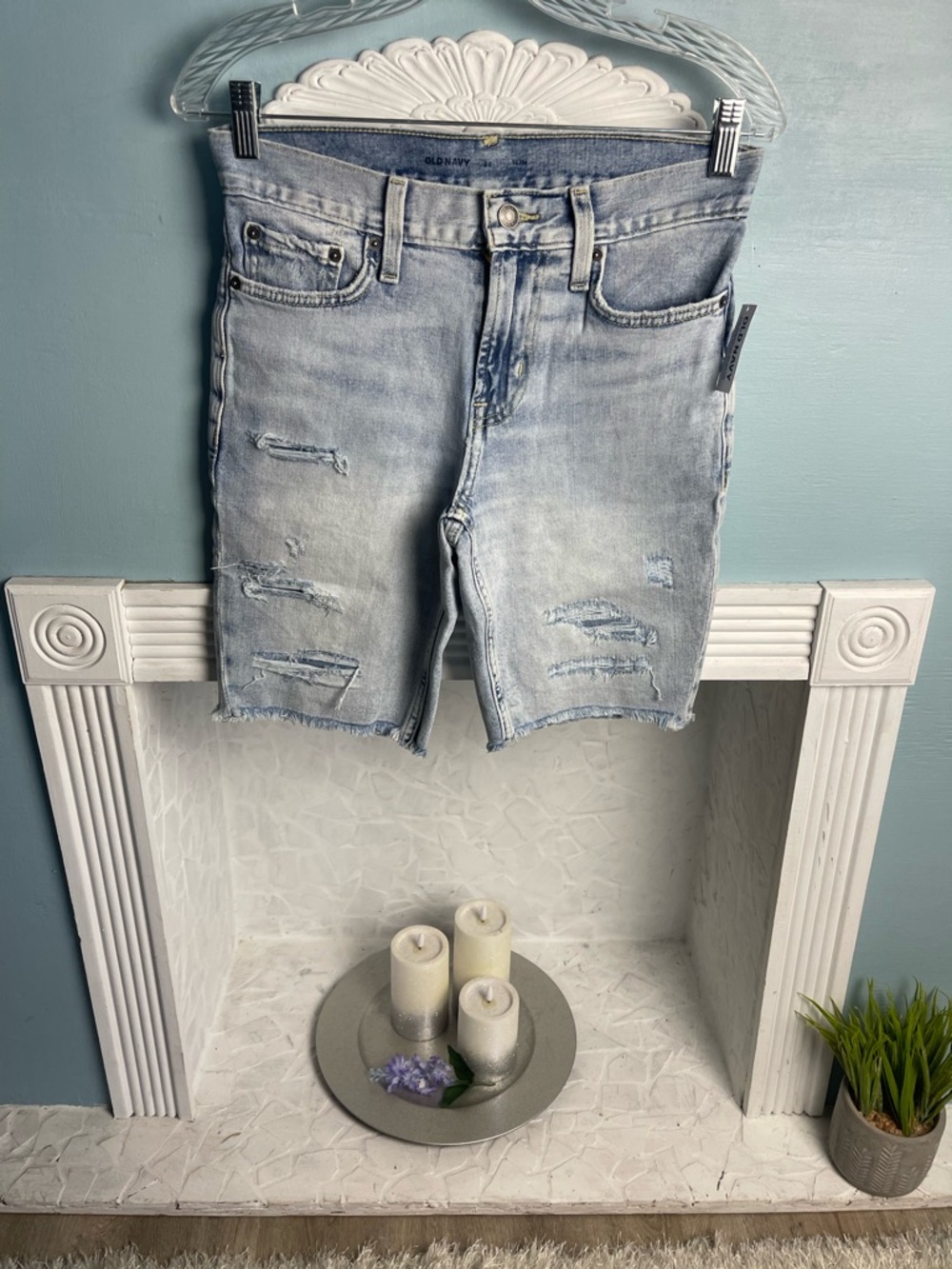 Old Navy Light Blue Distressed Slim Fit Women’s Jean Shorts NWT